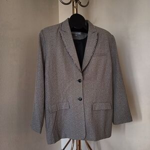 Larry Levin 22W Women Gray And White Blazer with Notched Lapels and Formal Cut